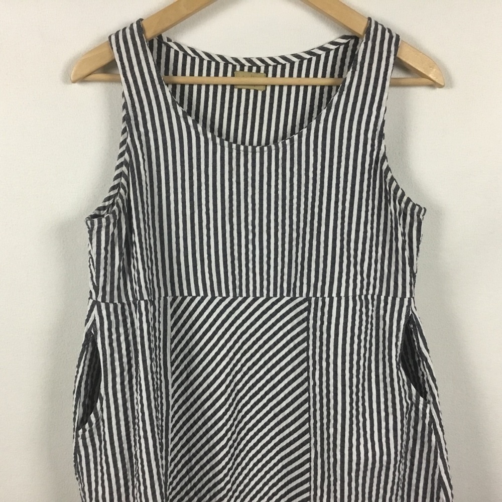 Tulip Seersucker Striped Dress - Picture 5 of 15